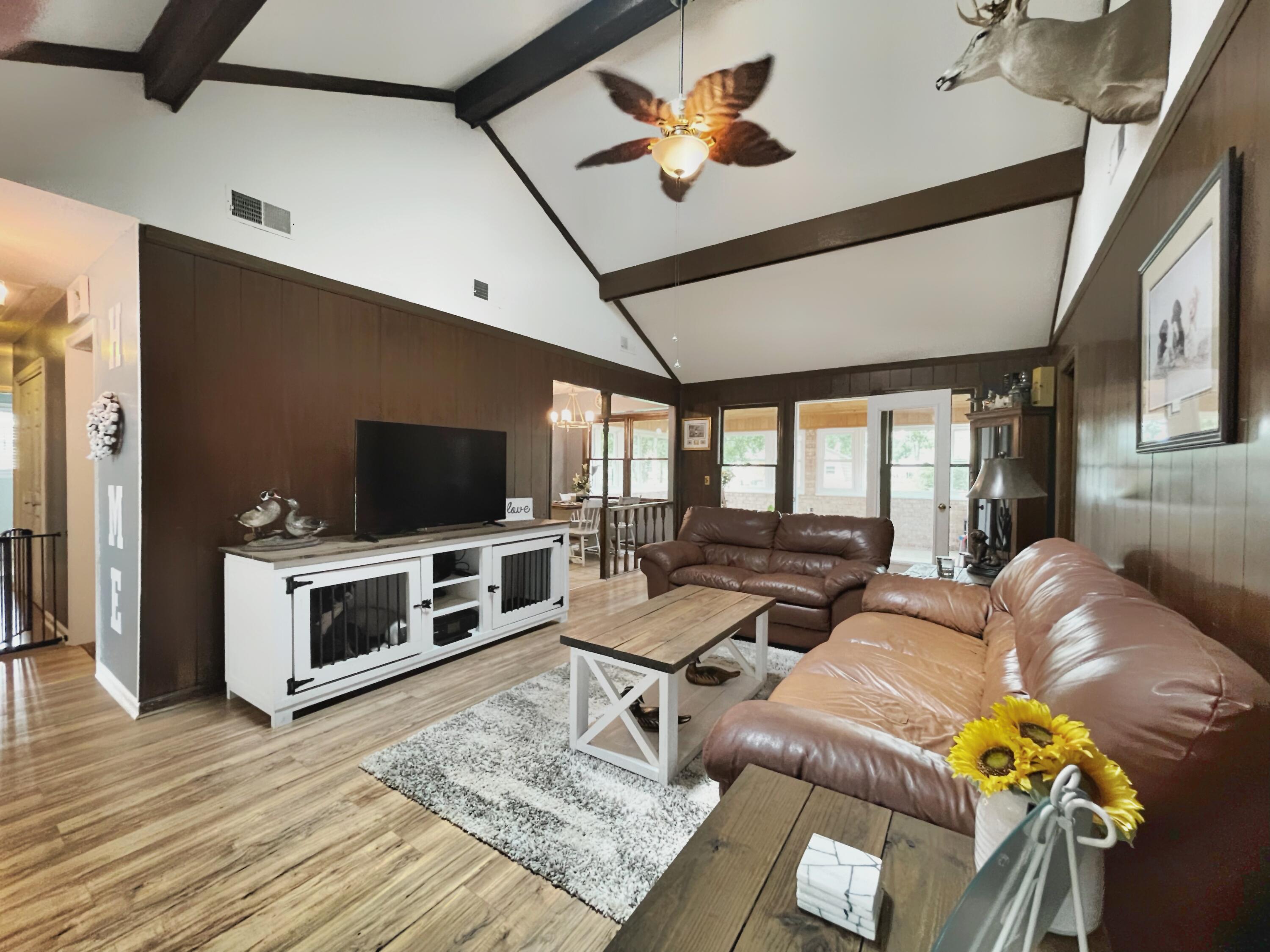 822 Beauregard Road Summerville, SC 29486 - Photo 3 of 18 Great room