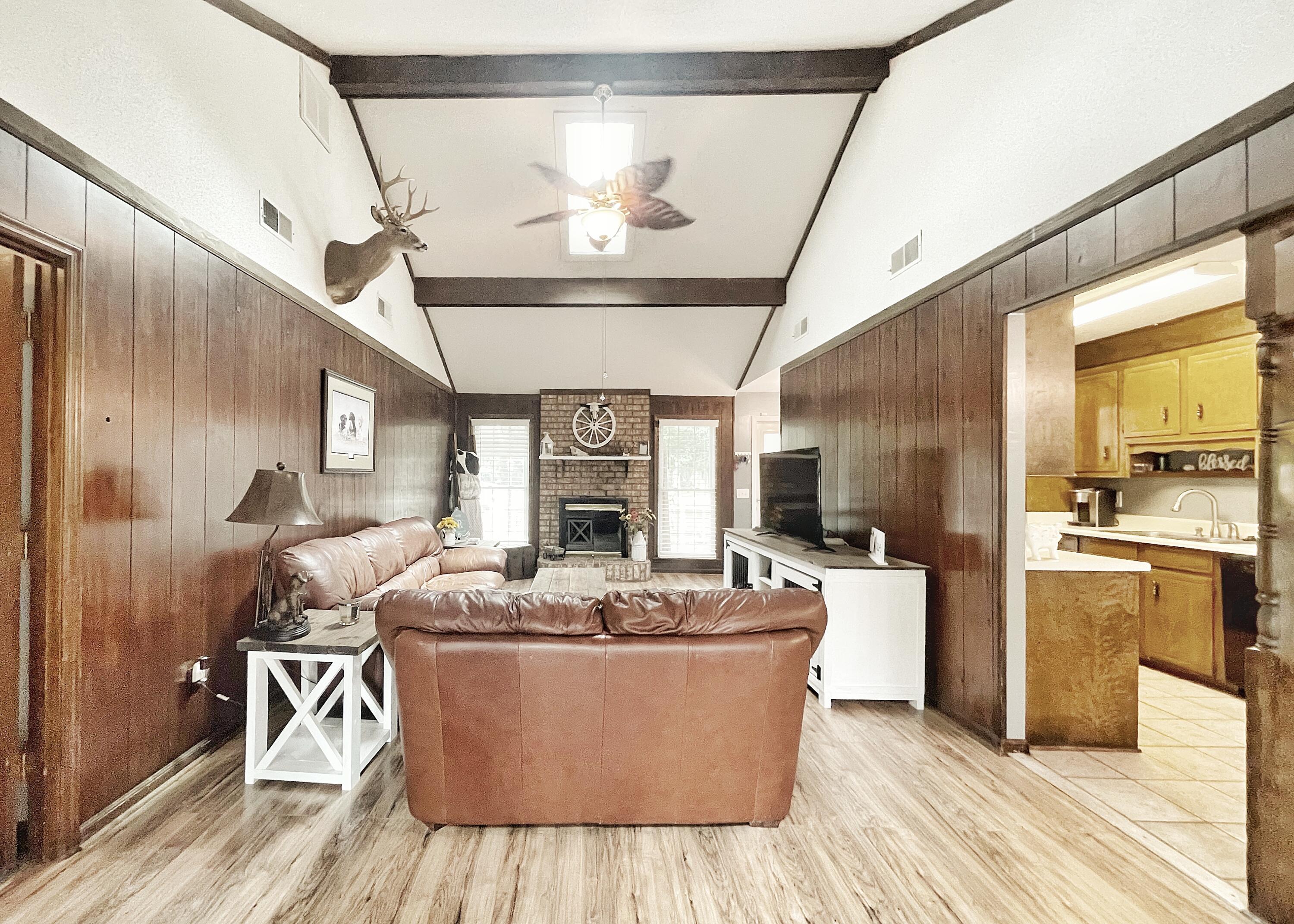 822 Beauregard Road Summerville, SC 29486 - Photo 4 of 18 Great room back to front