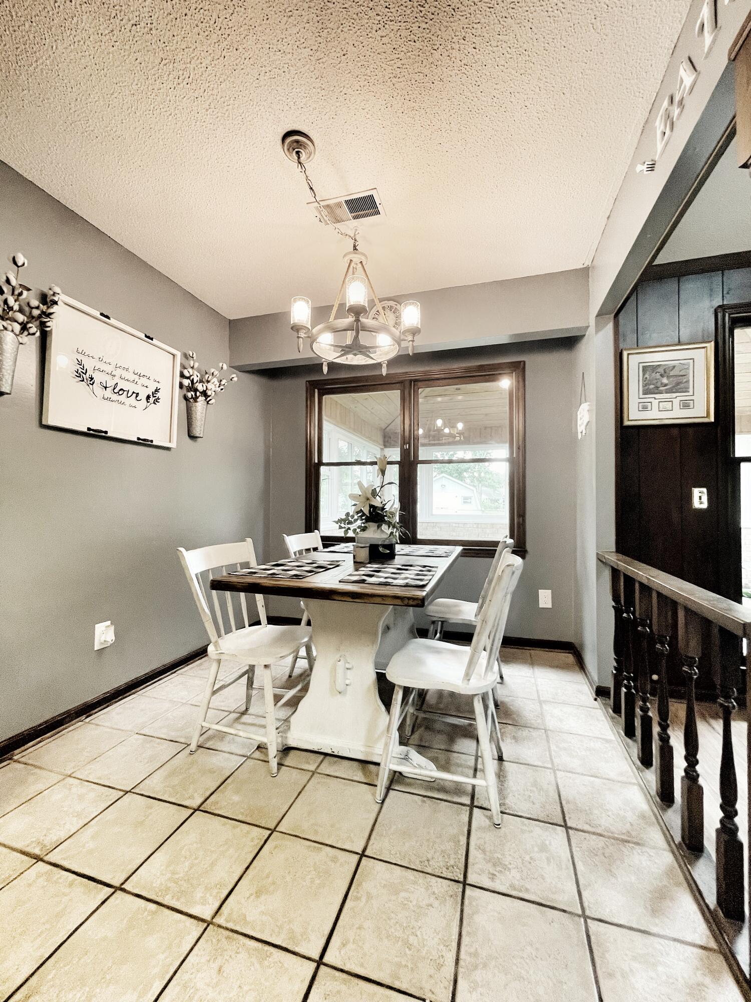 822 Beauregard Road Summerville, SC 29486 - Photo 7 of 18 Eat in Kitchen