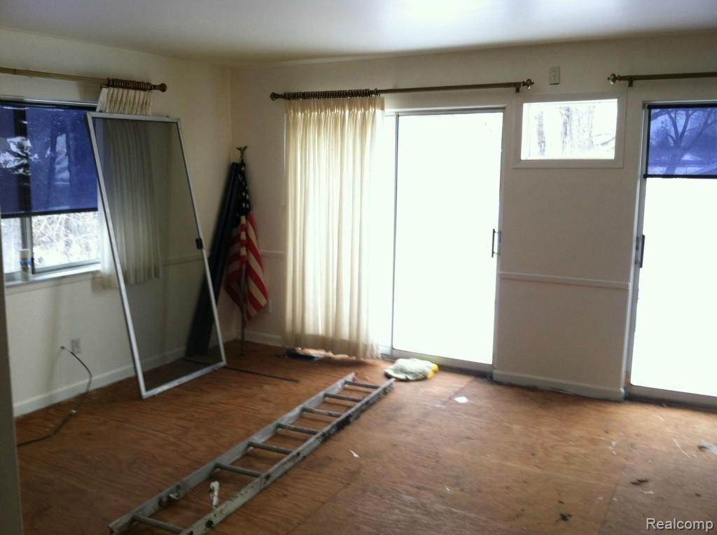 641 Vernier Road Grosse Pointe, MI 48236 - Photo 15 of 18 vernier-fam-rm1.jpg