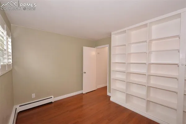 a view of outdoor space yard and porch