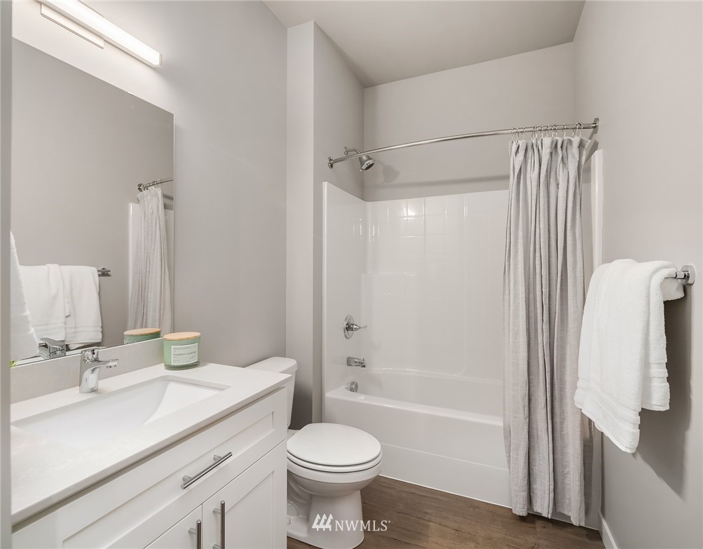 18028 10th Avenue Northeast, Unit C Shoreline, WA 98155 - Photo 15 of 20