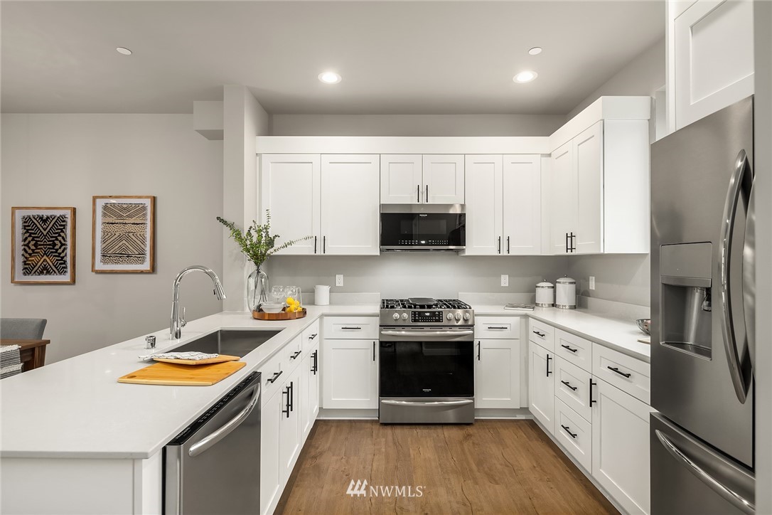 18028 10th Avenue Northeast, Unit C Shoreline, WA 98155 - Photo 6 of 20