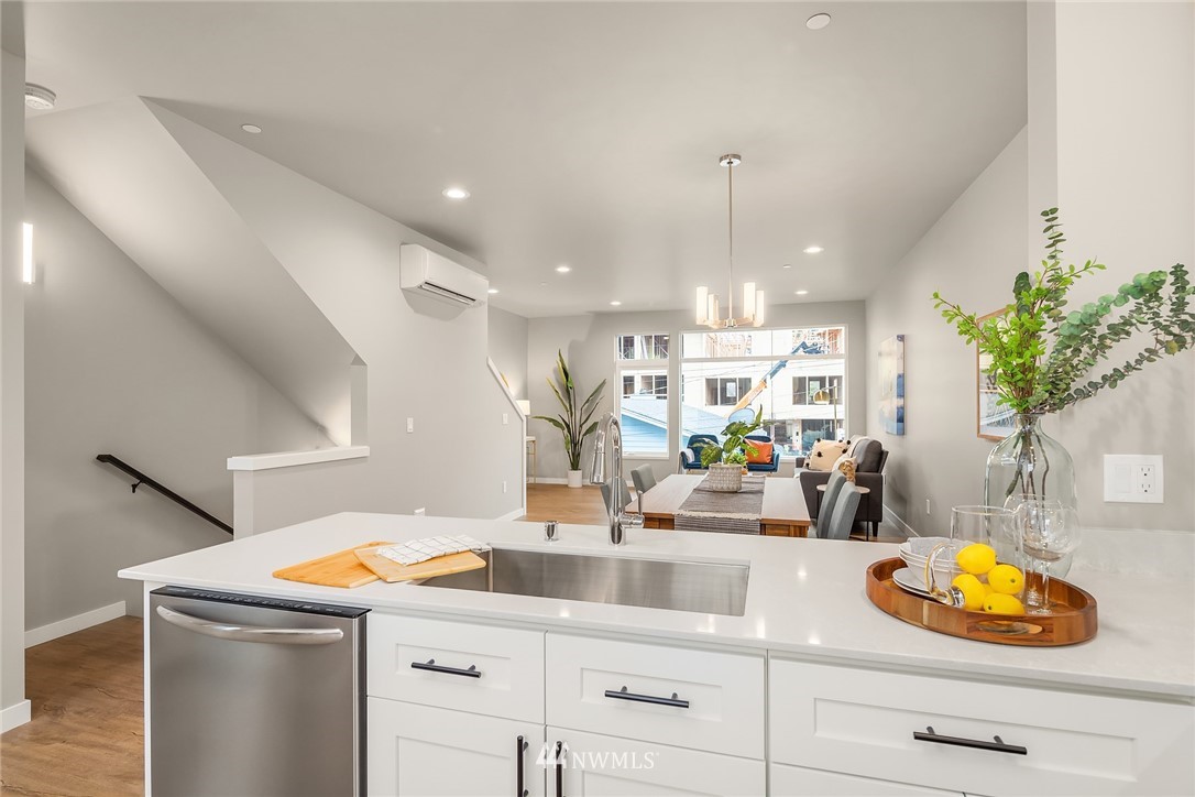 18028 10th Avenue Northeast, Unit C Shoreline, WA 98155 - Photo 7 of 20