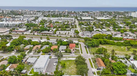 $2,400,000 | 248 Southeast 1st Avenue, Delray Beach, FL 33444