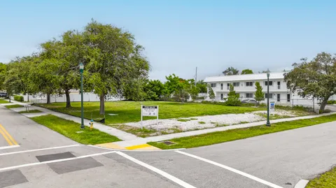 $2,400,000 | 248 Southeast 1st Avenue, Delray Beach, FL 33444