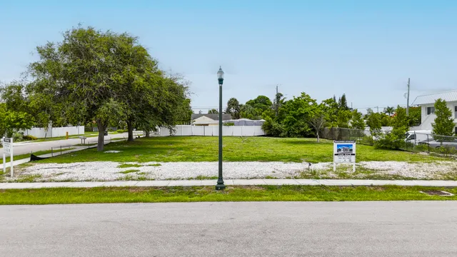 $2,400,000 | 248 Southeast 1st Avenue, Delray Beach, FL 33444