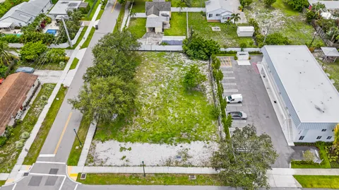 $2,400,000 | 248 Southeast 1st Avenue, Delray Beach, FL 33444