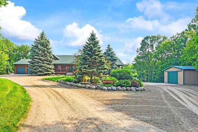 $839,000 | 7458 39th Avenue Northwest, Alexandria, MN 56308