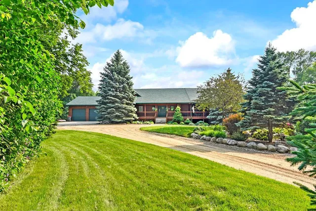 $839,000 | 7458 39th Avenue Northwest, Alexandria, MN 56308