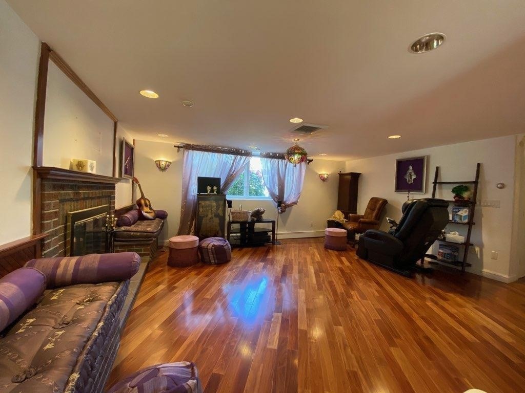 169 Gardiner Road Quincy, MA 02169 - Photo 13 of 22 Gallery Image 13