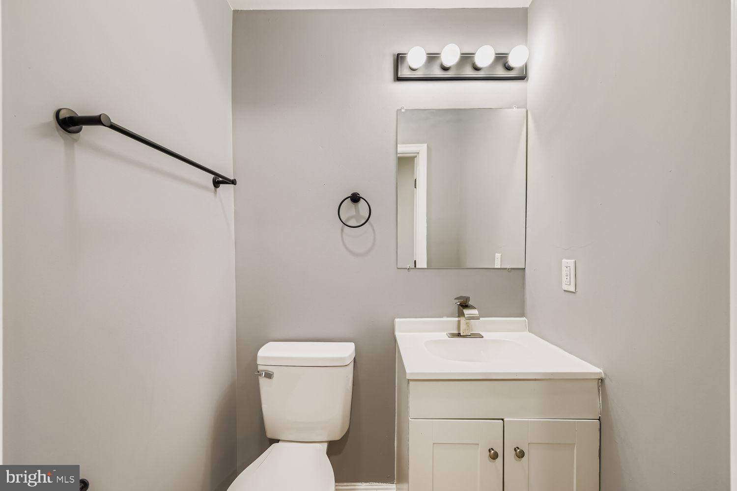 1520 Appleton Street Baltimore, MD 21217 - Photo 14 of 31 Main-level powder room