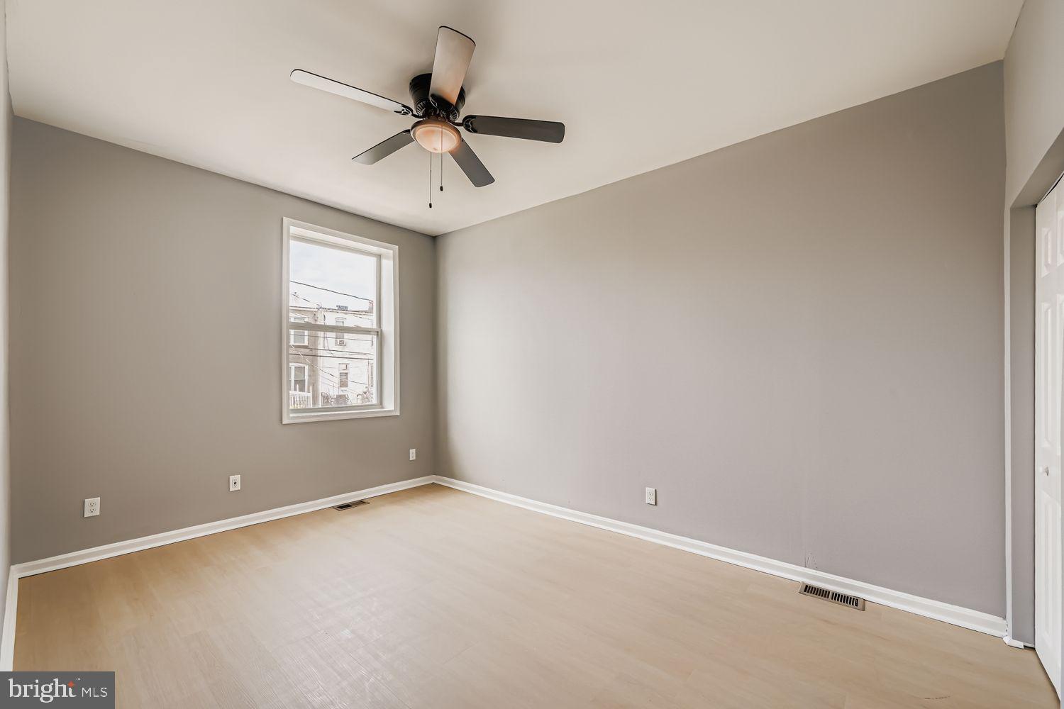 1520 Appleton Street Baltimore, MD 21217 - Photo 18 of 31 Large second bedroom