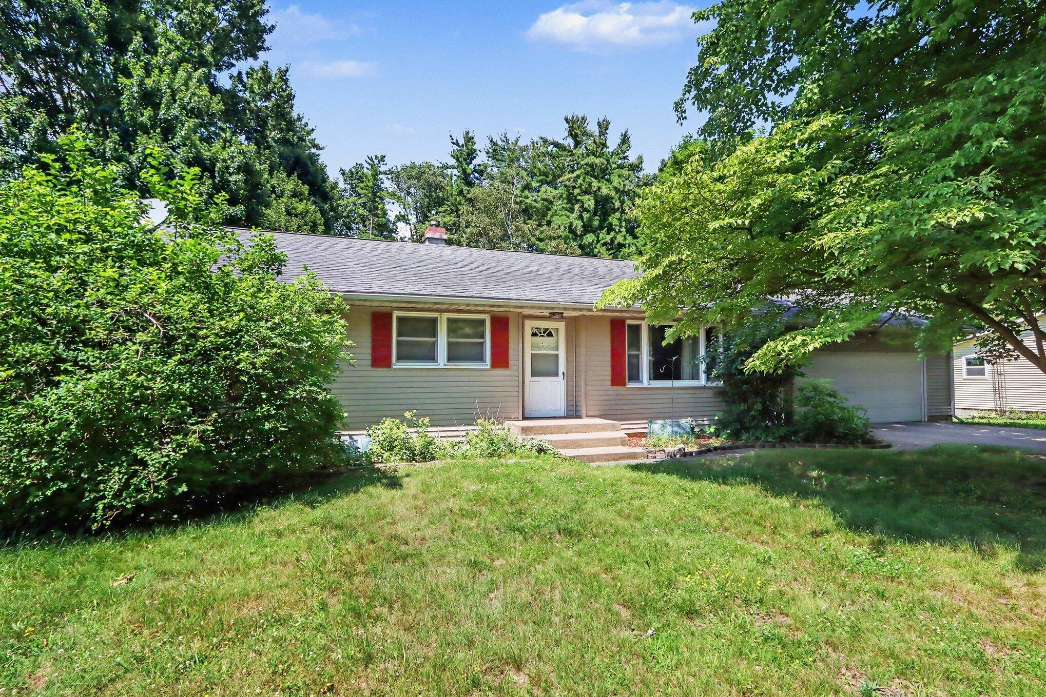 199 Highfield Road Marshall, MI 49068 - Photo 2 of 18 002_file_5631