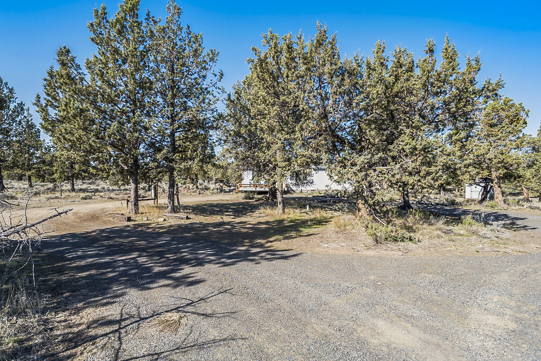 6637 Southwest Badger Road Terrebonne, OR 97760 - Photo 31 of 37 Circular Drive