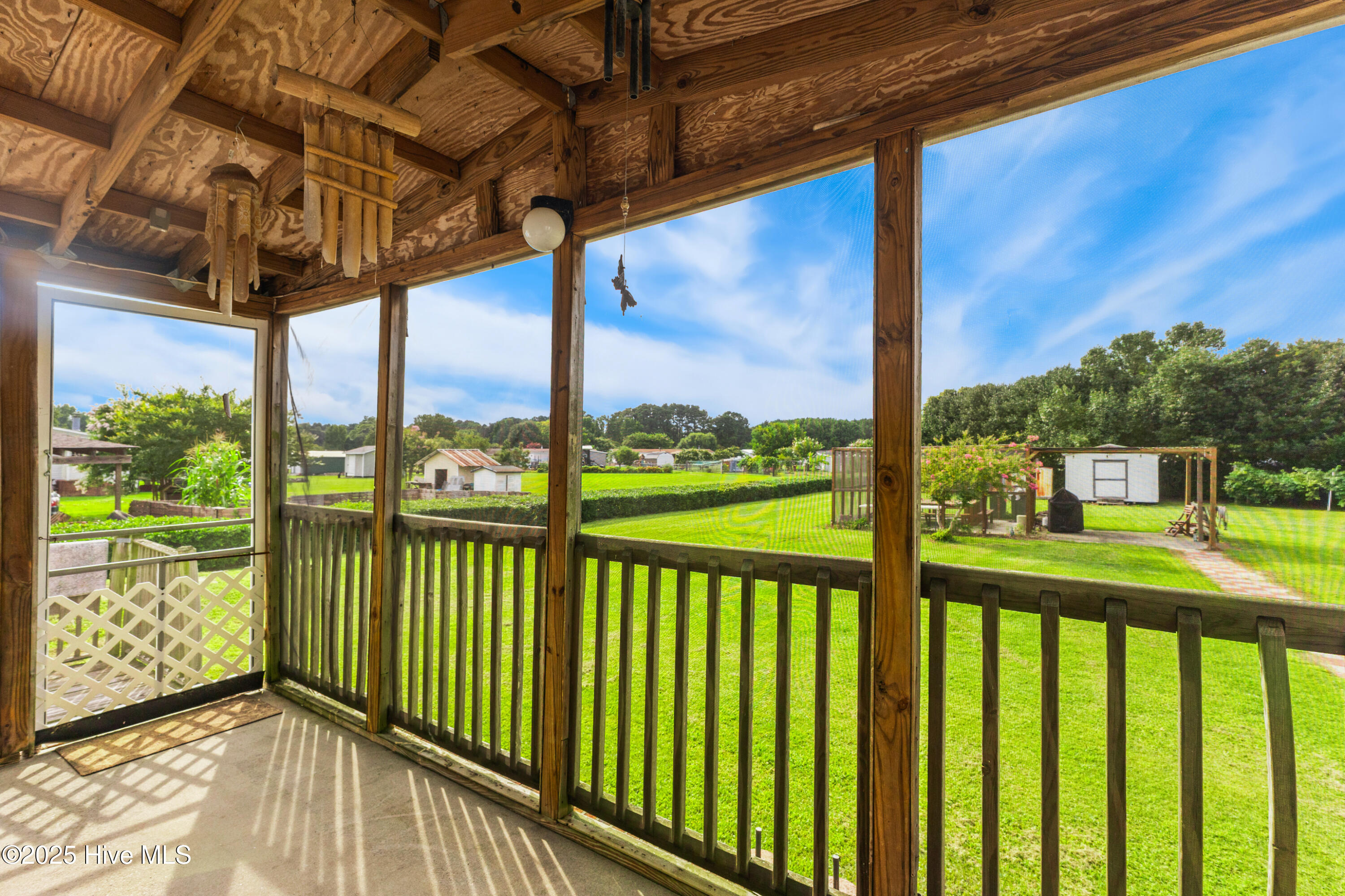 4125 Shawnee Road Wilson, NC 27893 - Photo 25 of 29 Screened Deck