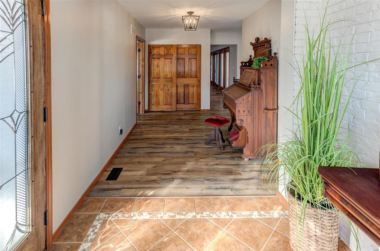 877 Troy Ofallon Road Troy, IL 62294 - Photo 11 of 69