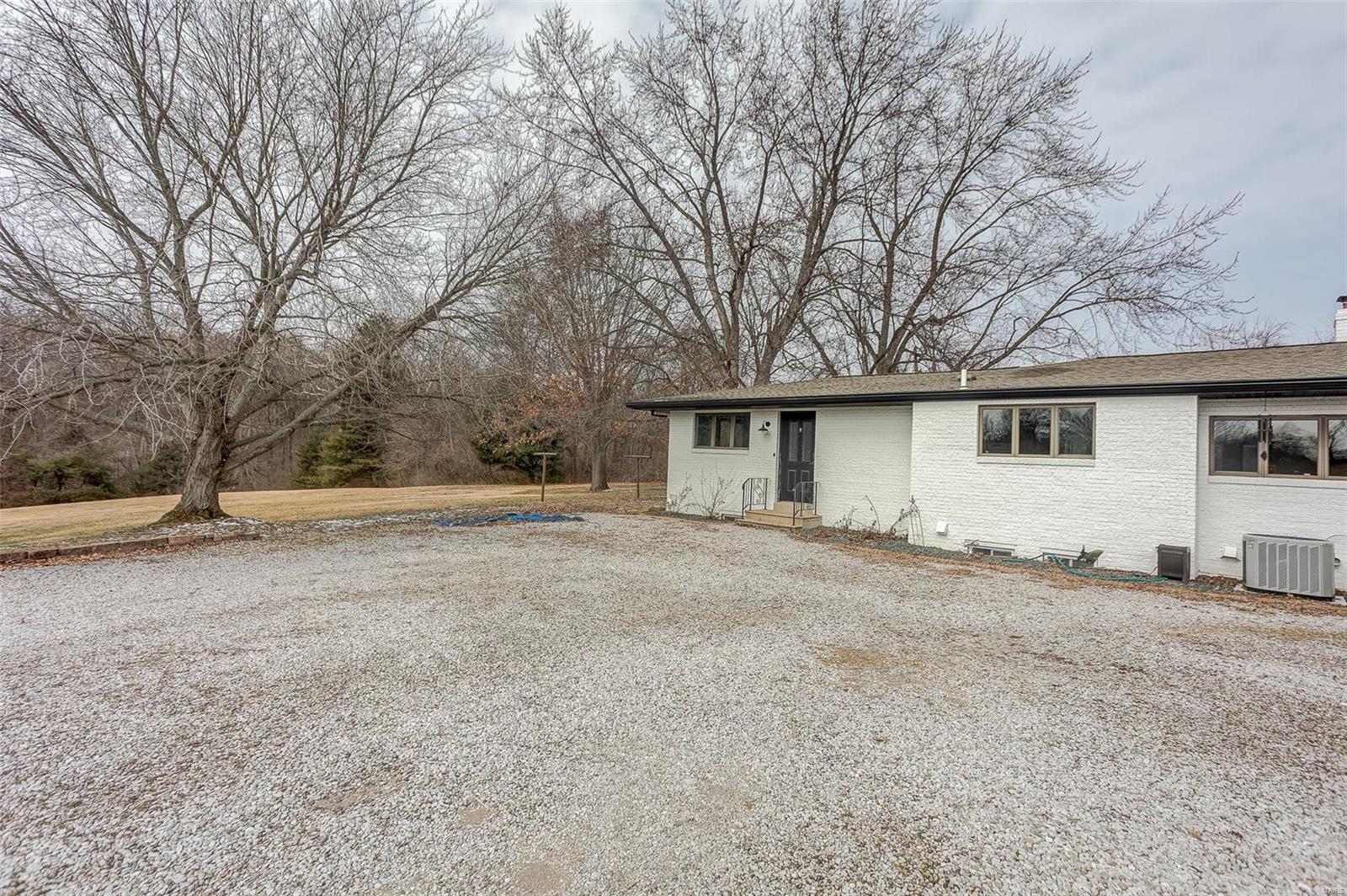877 Troy Ofallon Road Troy, IL 62294 - Photo 4 of 69