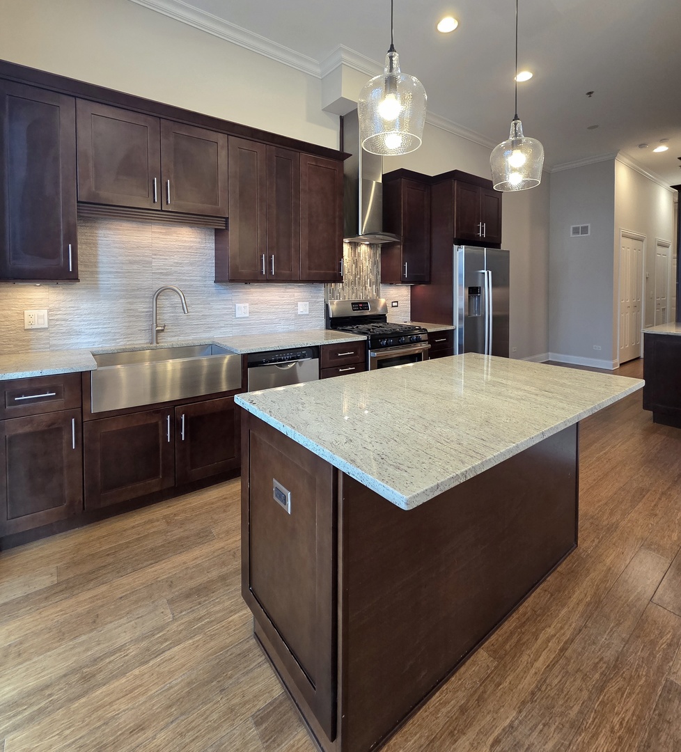 4 North Aberdeen Street, Unit 403 Chicago, IL 60607 - Photo 6 of 23