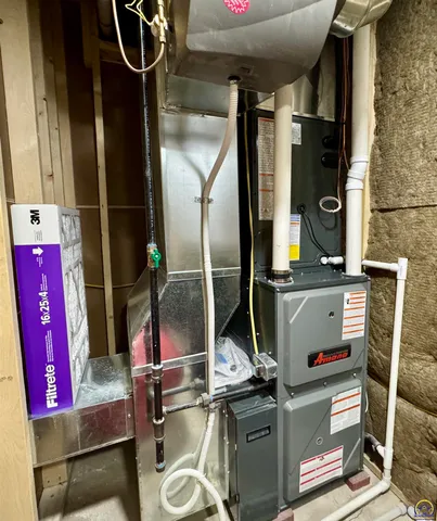 $379,000 | 3007 South Parkway Court, Emporia, KS 66801