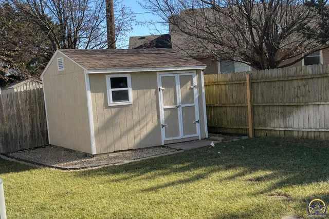 $379,000 | 3007 South Parkway Court, Emporia, KS 66801