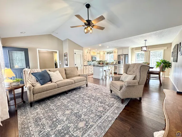 $372,000 | 3007 South Parkway Court, Emporia, KS 66801