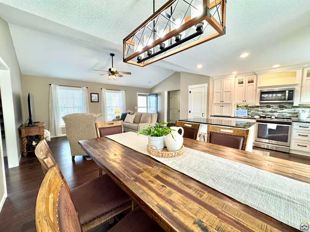 $379,000 | 3007 South Parkway Court, Emporia, KS 66801