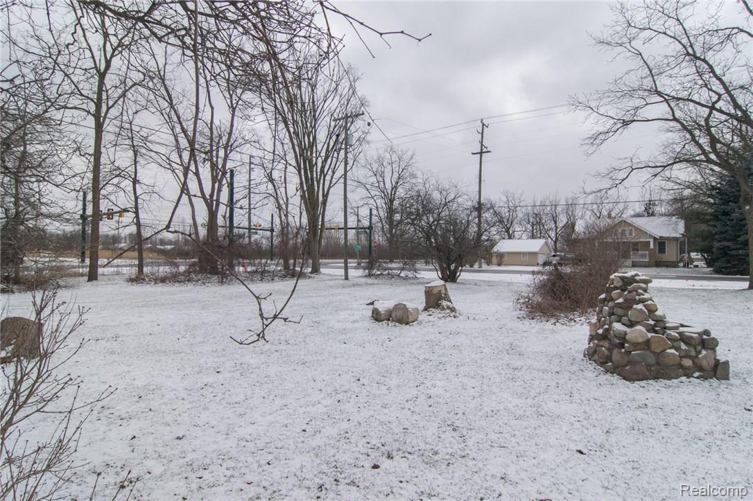 49470 Geddes Road Canton, MI 48188 - Photo 34 of 43 DSC_0181.jpg