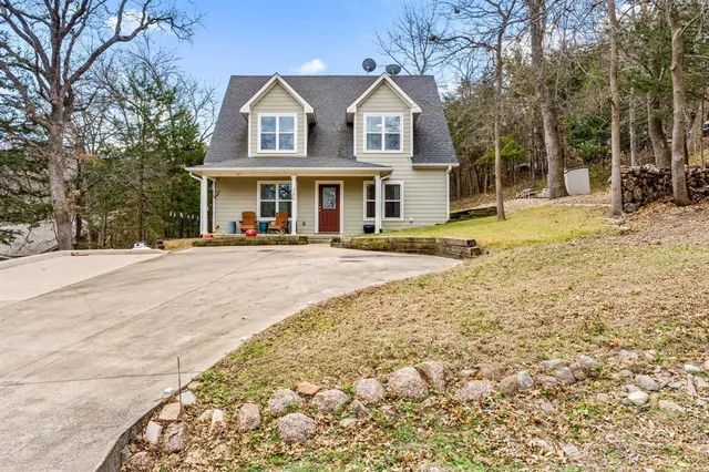 $395,000 | 150 Spanish Trail, Pottsboro, TX 75076