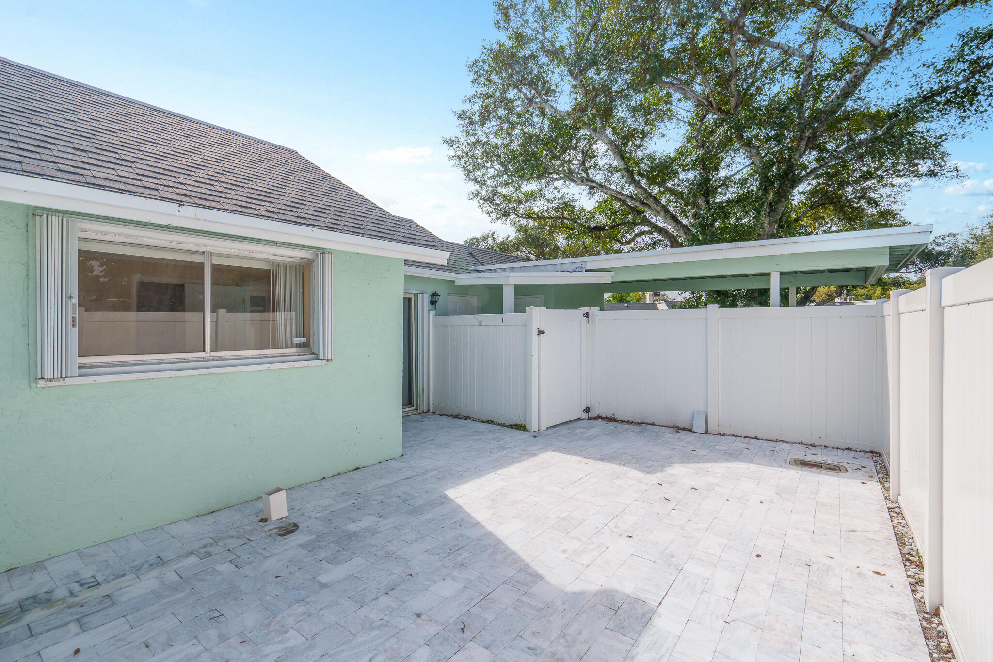 9205 Southwest 5th Street, Unit B Boca Raton, FL 33428 - Photo 23 of 27 Fenced-in