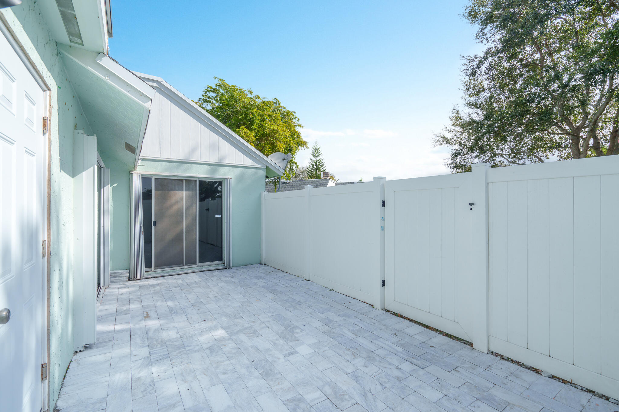 9205 Southwest 5th Street, Unit B Boca Raton, FL 33428 - Photo 25 of 27 Back patio
