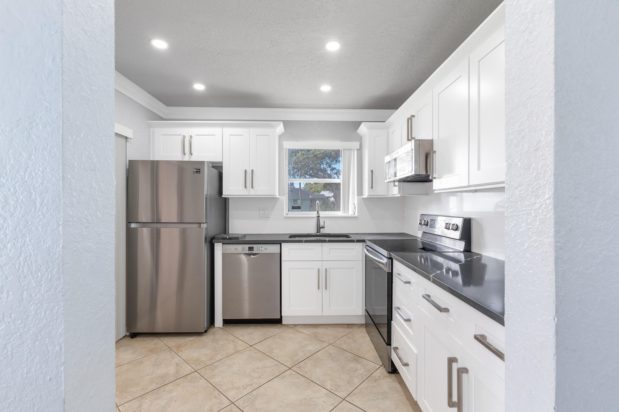 9205 Southwest 5th Street, Unit B Boca Raton, FL 33428 - Photo 6 of 27 Updated Kitchen