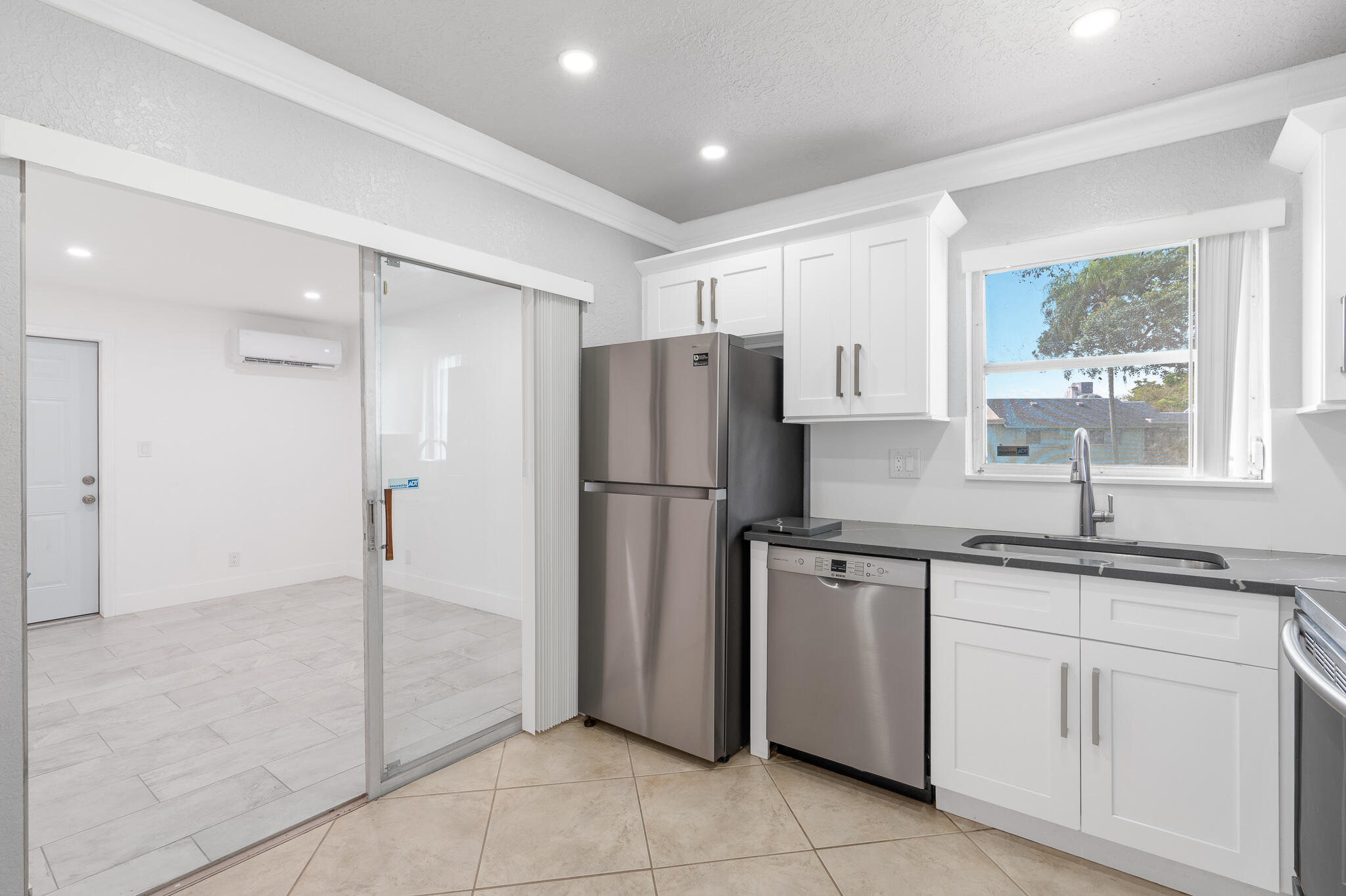 9205 Southwest 5th Street, Unit B Boca Raton, FL 33428 - Photo 8 of 27 Kitchen