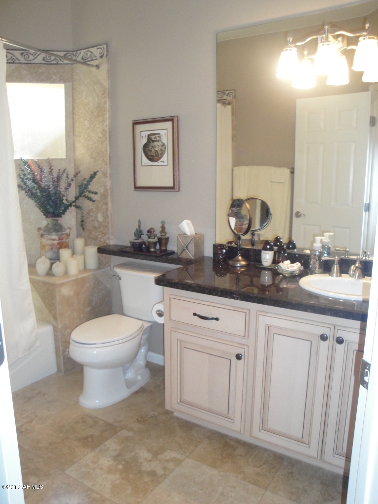 7740 East Gainey Ranch Road, Unit 46 Scottsdale, AZ 85258 - Photo 19 of 21 GUEST BATH