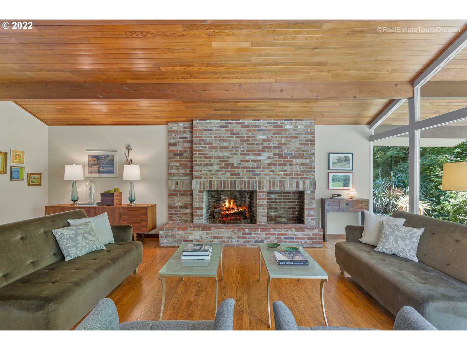 6960 Southwest Raleighwood Lane Portland, OR 97225 - Photo 3 of 32 Living Room