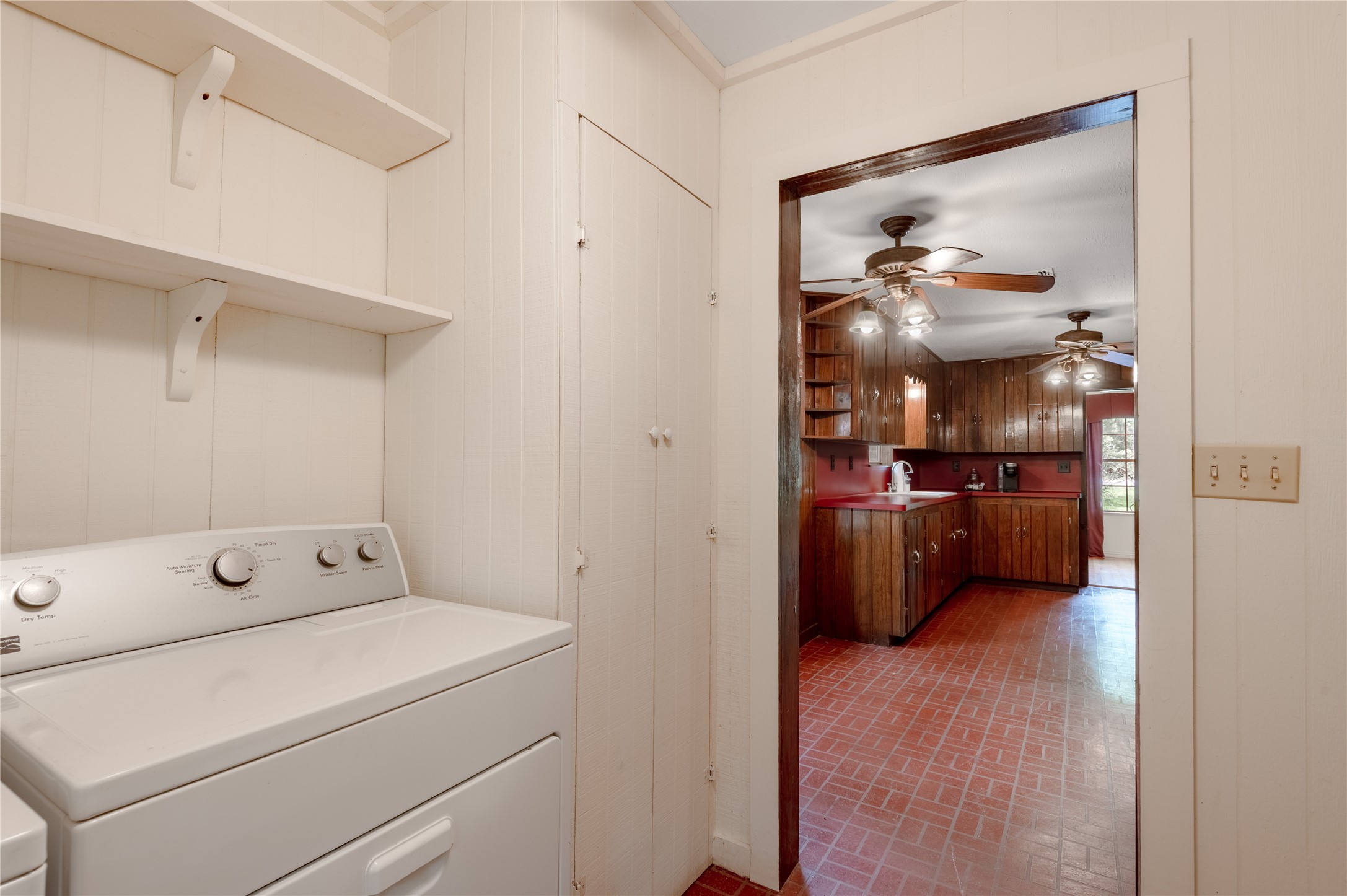 118 Pine Ridge Lane Huntsville, TX 77340 - Photo 13 of 36 Laundry