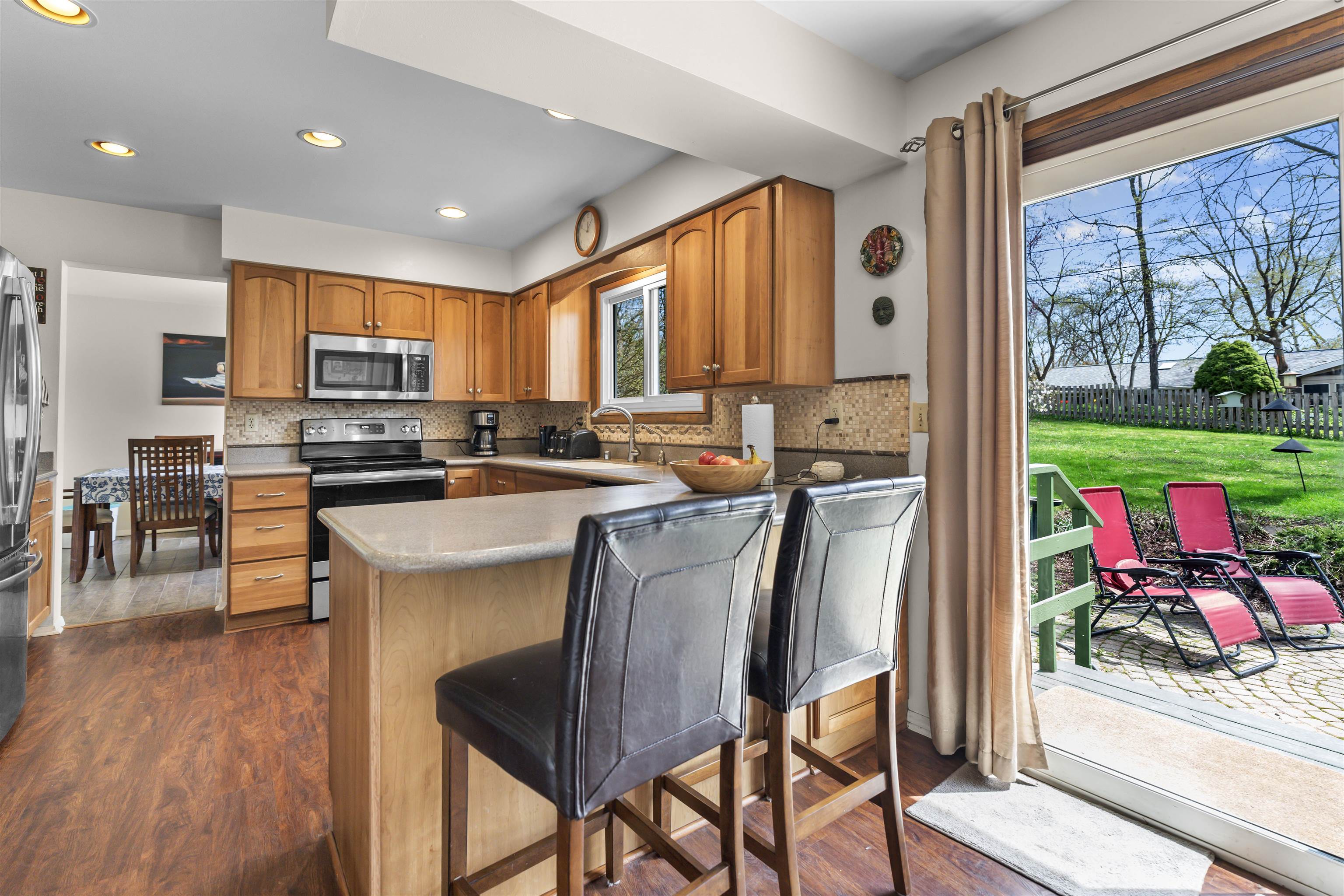 533 Shady Wood Way Madison, WI 53714 - Photo 11 of 46