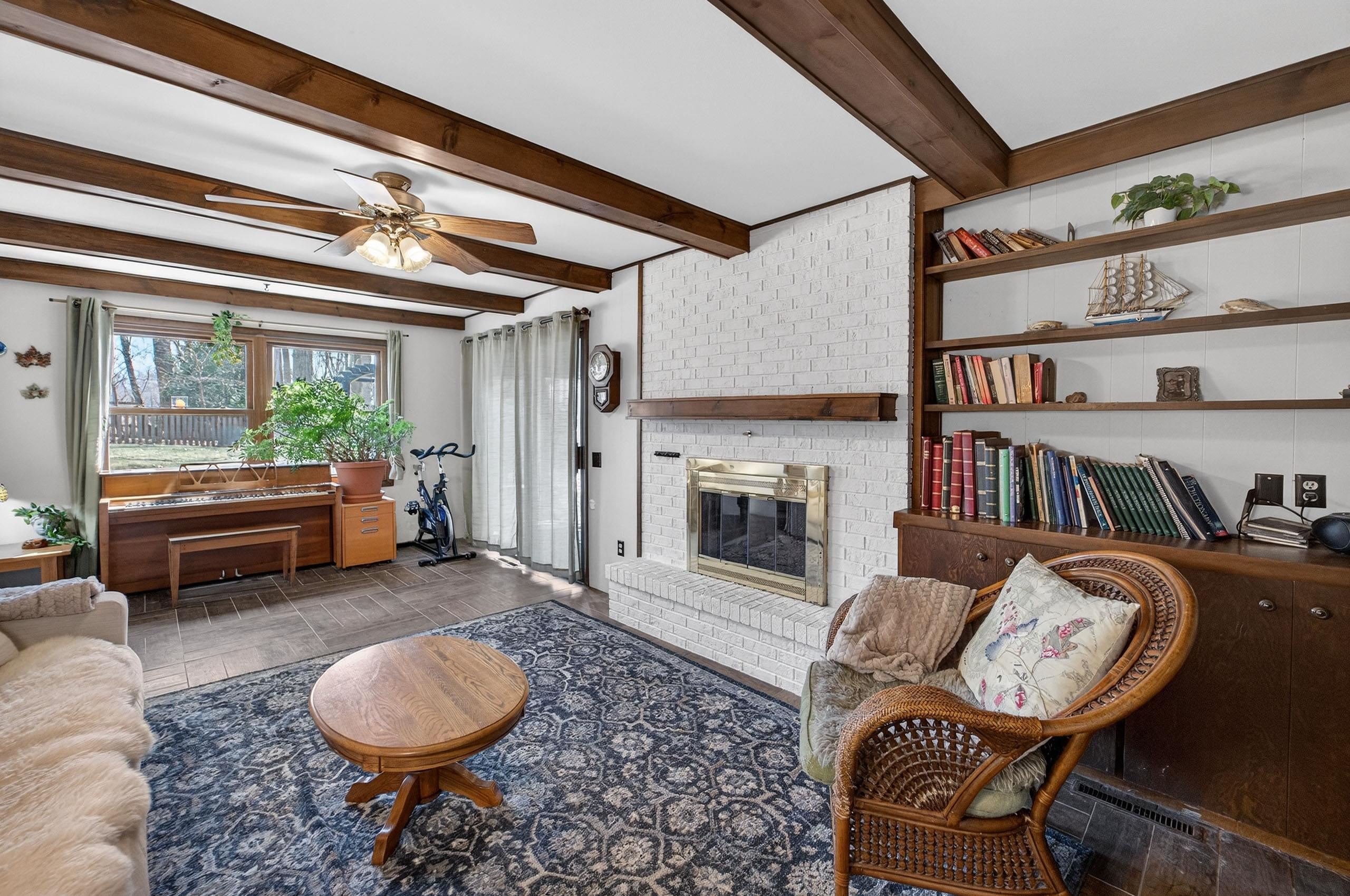533 Shady Wood Way Madison, WI 53714 - Photo 3 of 46