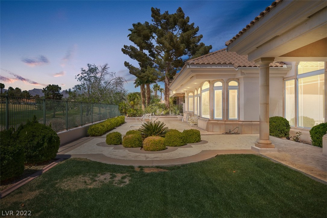 2017 Eagle Trace Way Las Vegas, NV 89117 - Photo 5 of 63