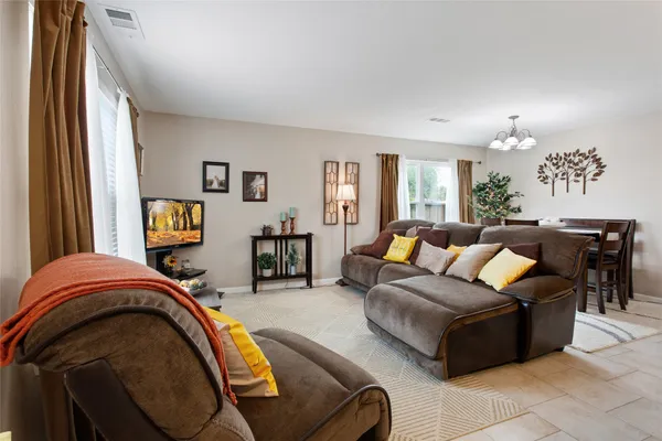 $298,000 | 2865 Misty Bay Drive, Dickinson, TX 77539