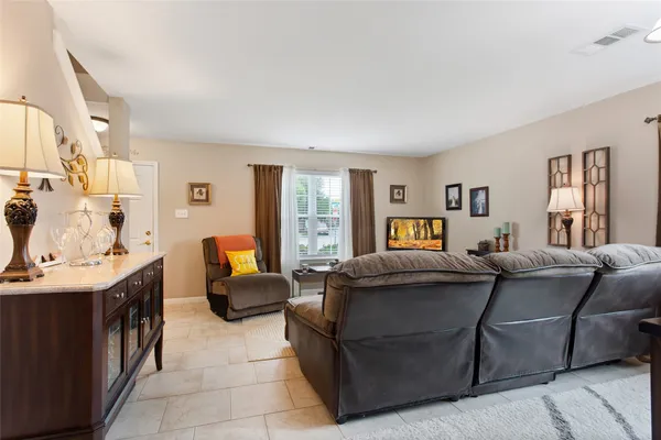 $298,000 | 2865 Misty Bay Drive, Dickinson, TX 77539