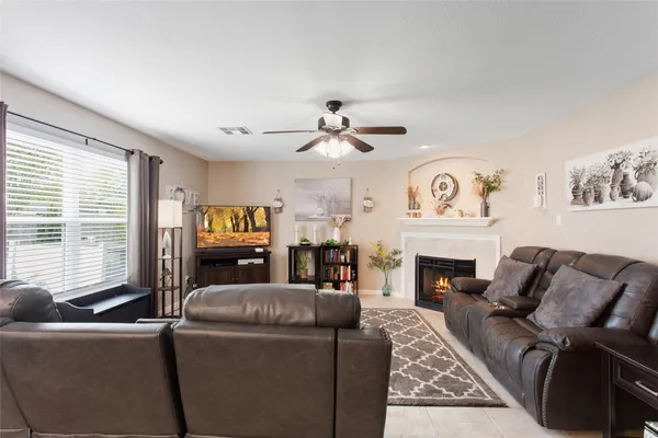 $298,000 | 2865 Misty Bay Drive, Dickinson, TX 77539