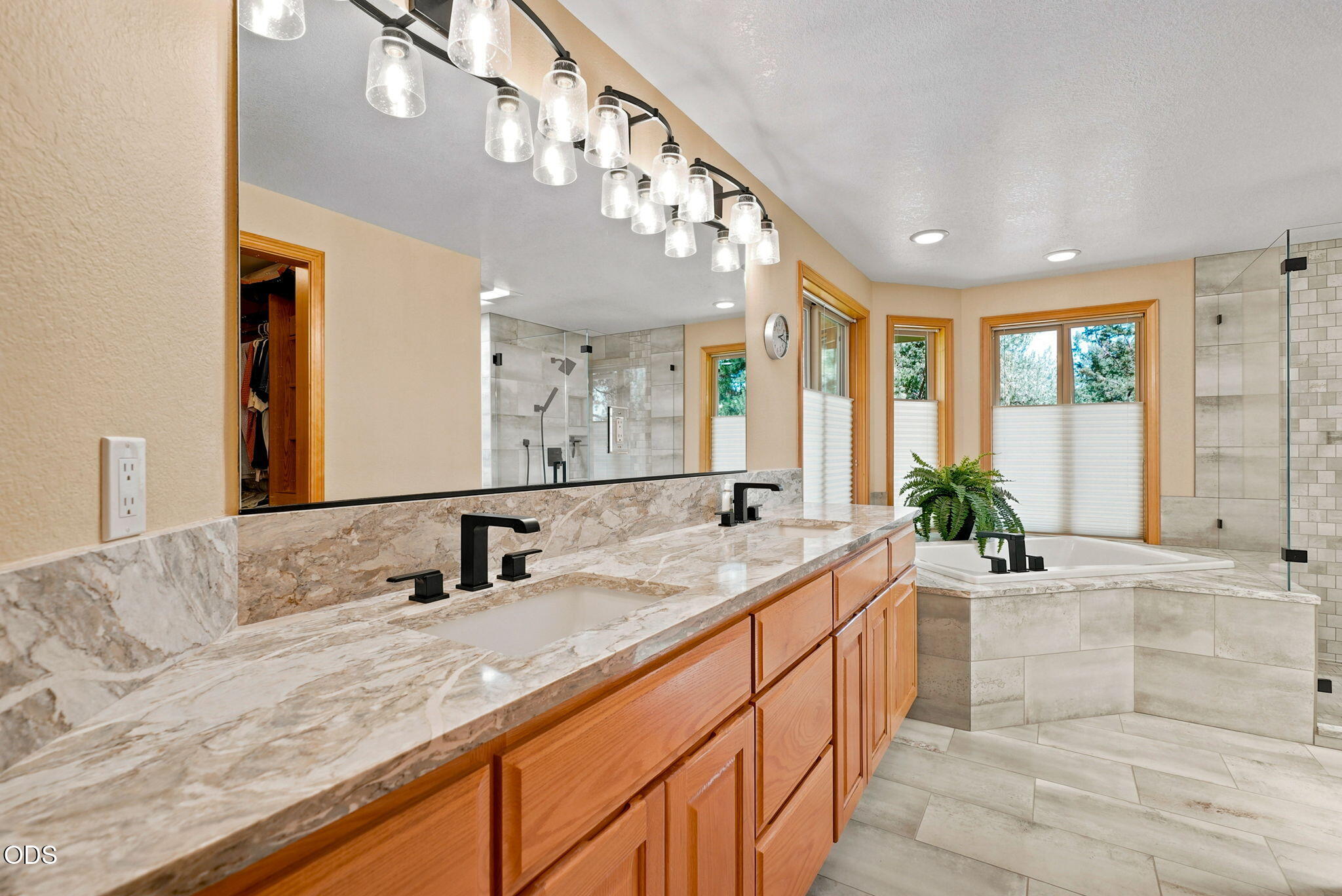 20490 Timberline Court Bend, OR 97702 - Photo 19 of 37