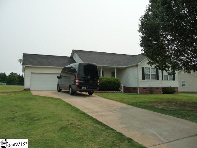 241 Gibbs Road Wellford, SC 29385 - Photo 1 of 16