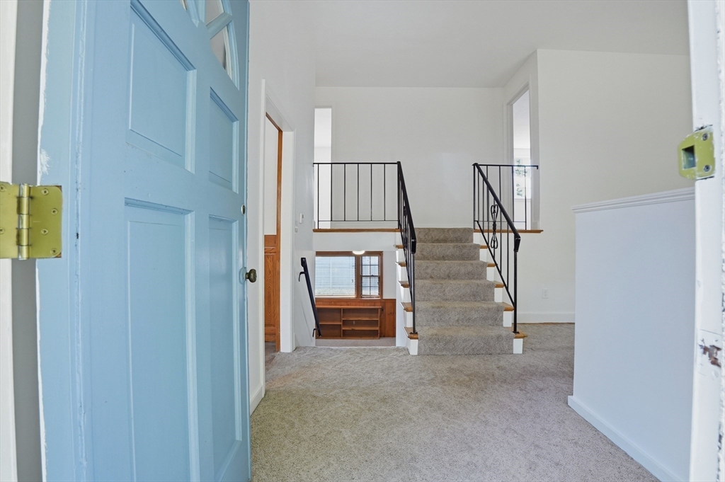 6 Pine Knoll Road Franklin, MA 02038 - Photo 3 of 37