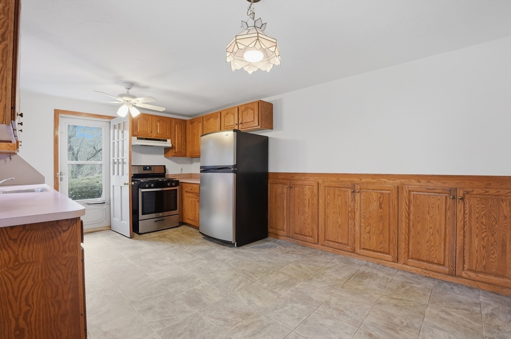 6 Pine Knoll Road Franklin, MA 02038 - Photo 8 of 37