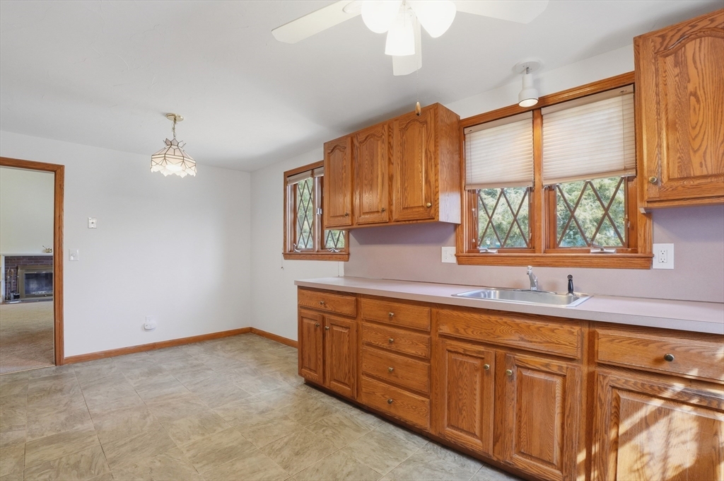 6 Pine Knoll Road Franklin, MA 02038 - Photo 10 of 37