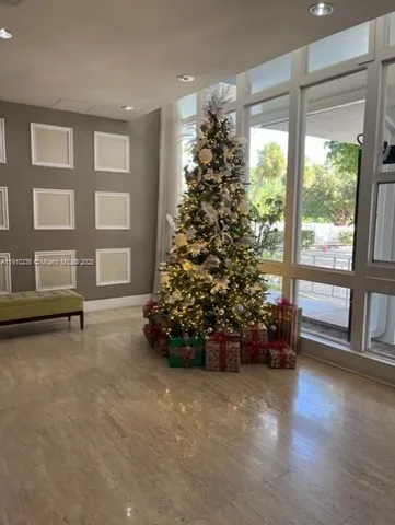 $2,800 | 7441 Wayne Avenue, Unit 2D, Miami Beach, FL 33141