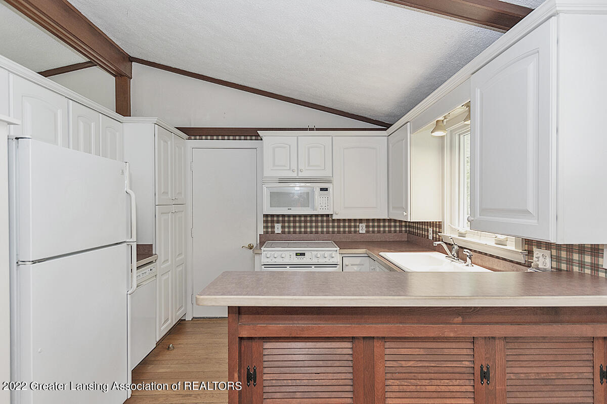 4558 Meridian Road Williamston, MI 48895 - Photo 8 of 29 05