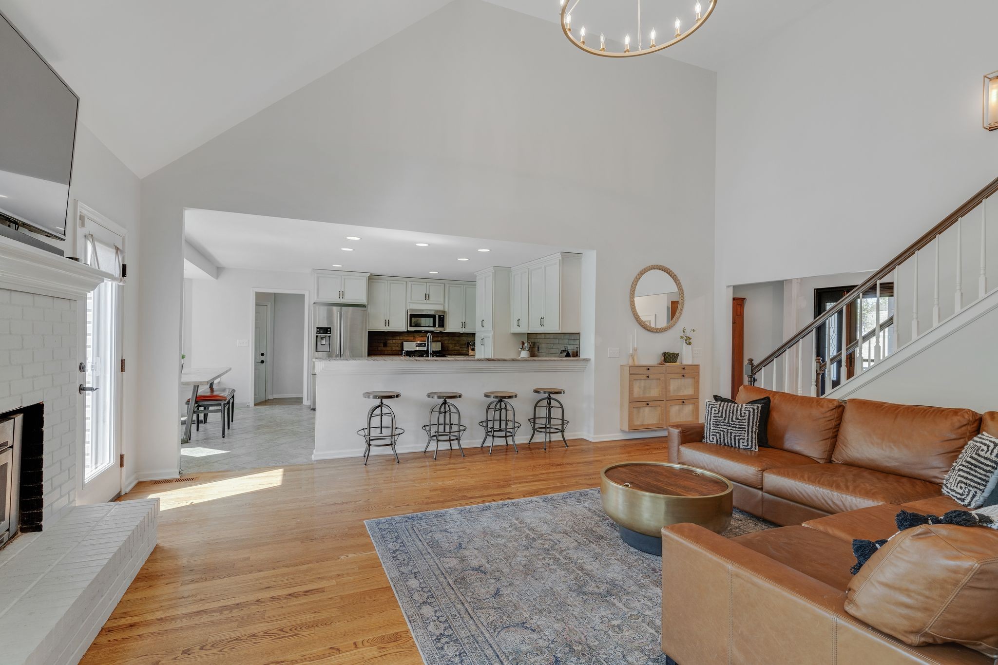 1055 Franklin Road Gallatin, TN 37066 - Photo 25 of 60 a living room with furniture and a rug